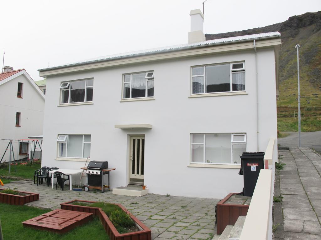 Gentlespace Guesthouse Isafjordur Room photo